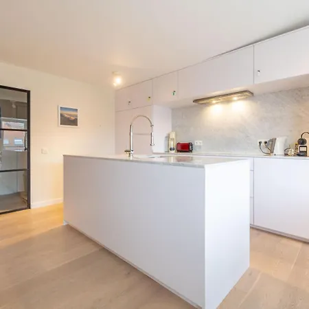 Sunny Family - Free Parking Apartment